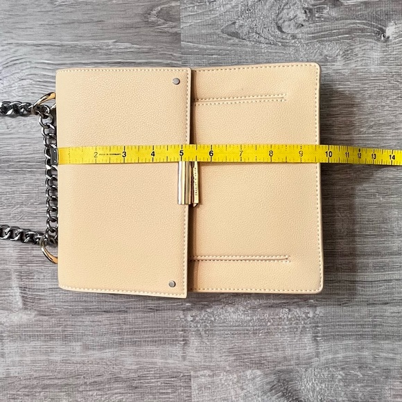 Charles & Keith Yellow Butter Cream Silver Chain Messenger Bag Crossbody Purse - Picture 12 of 15